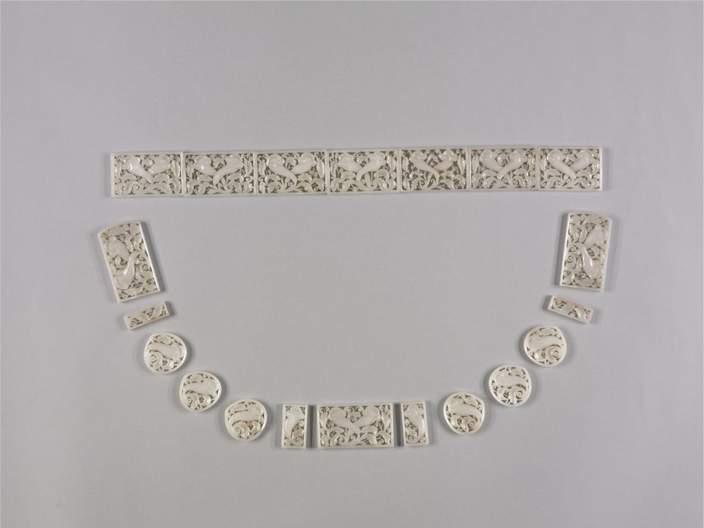 图片[1]-White jade ceiling pattern belt plate (one set)-China Archive